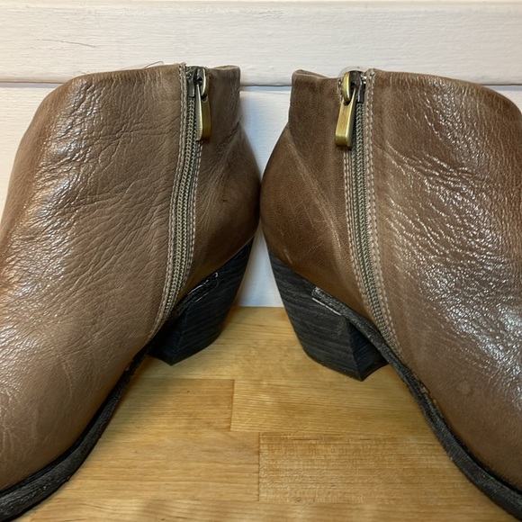 Antelope brown leather cut out ankle boots with heel women’s size 9.5 - Picture 6 of 17